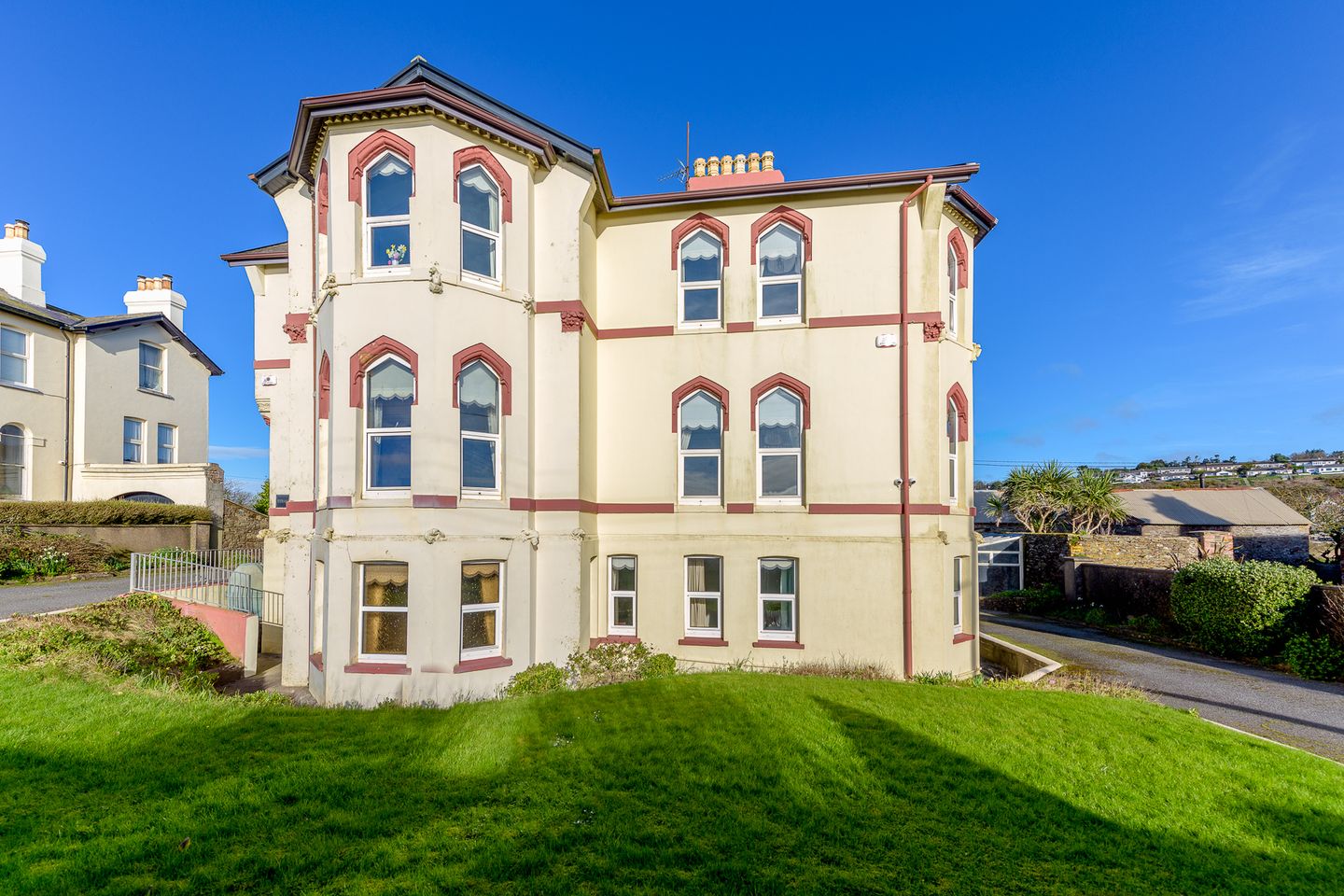 Strand House, Front Strand, P36PW25