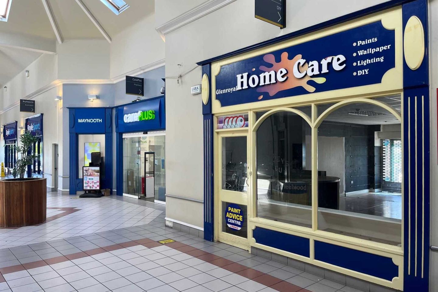 Commercial property for rent in Retail Unit, Glenroyal Shopping Centre