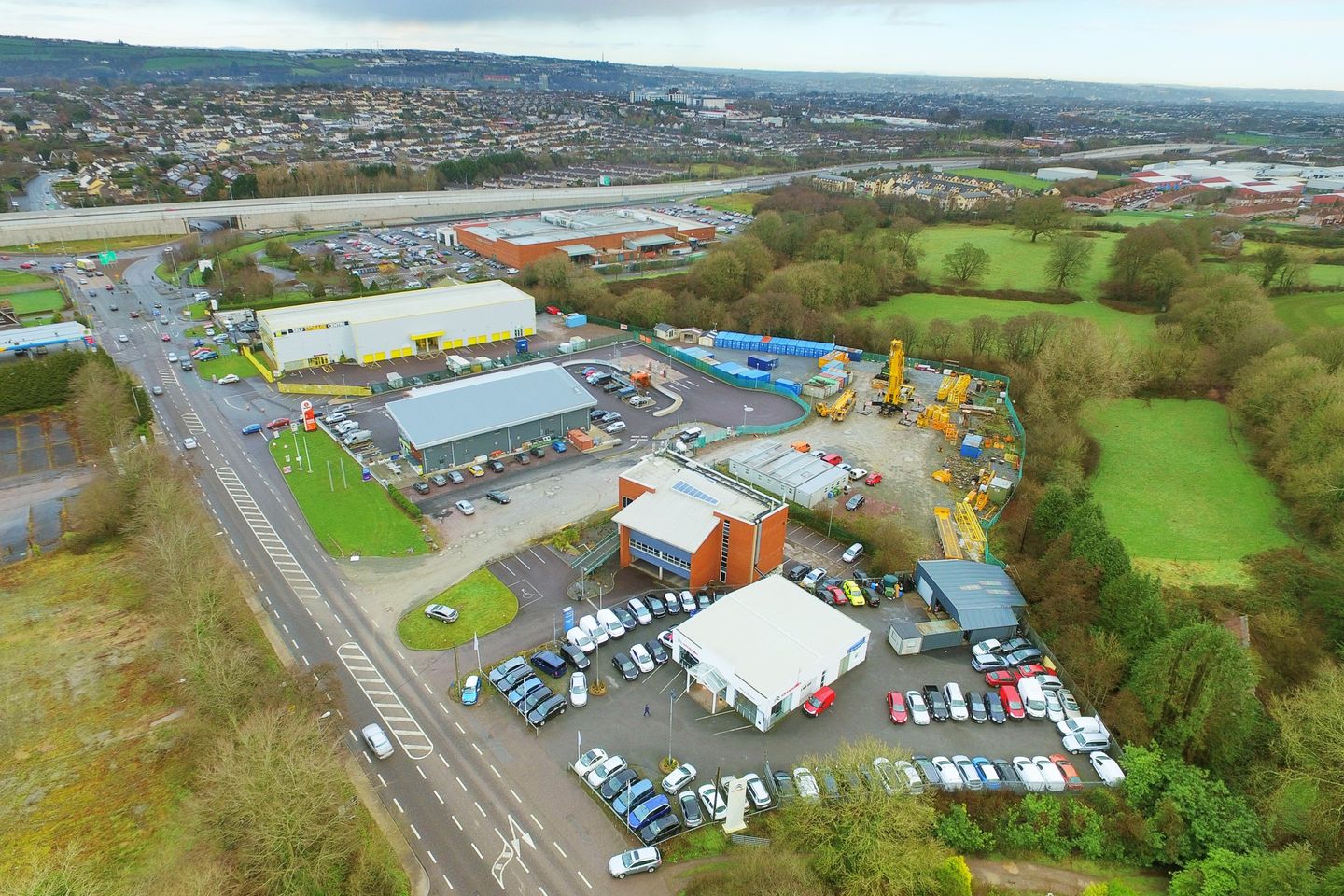 Commercial property for rent in Ardrostig House, Bandon Road