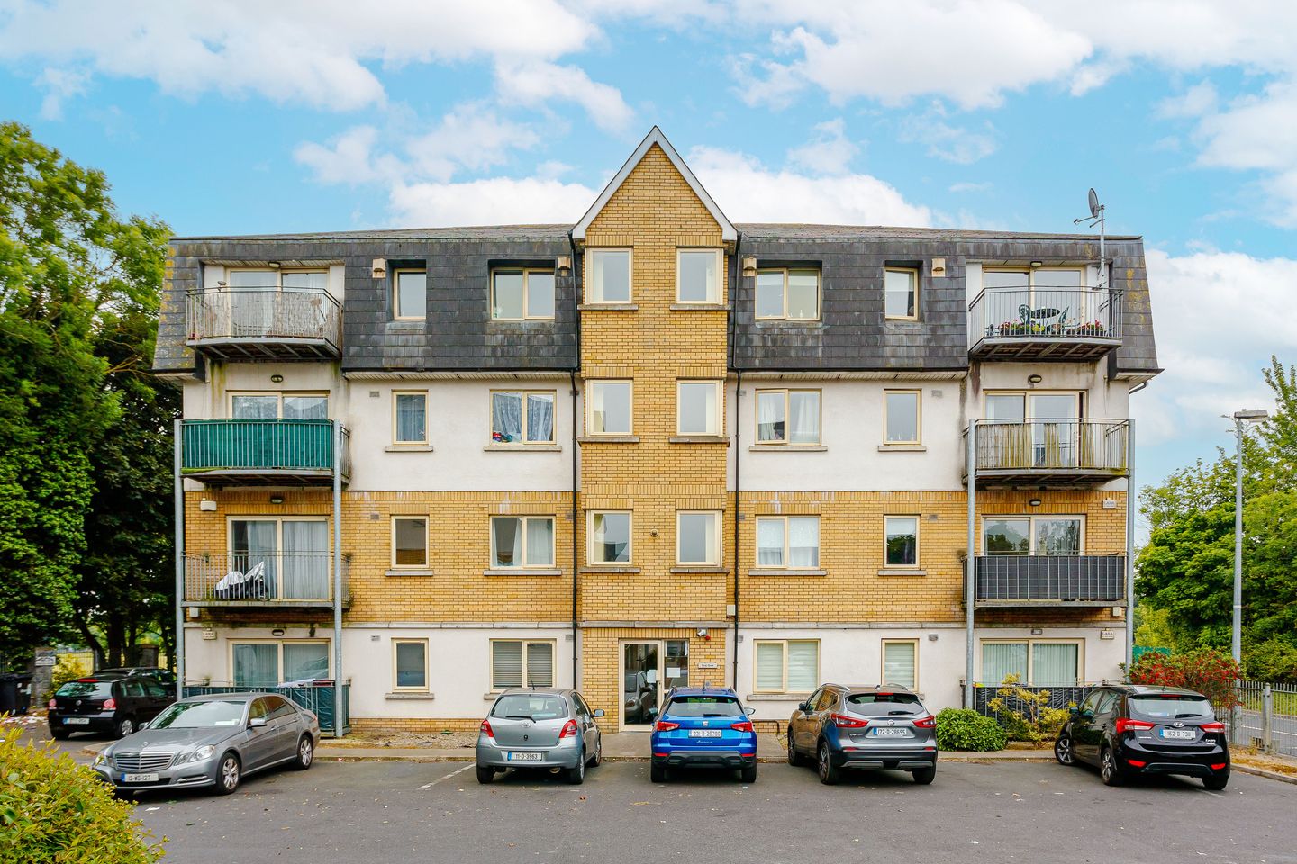 Apartment 10, The Oaks, Clonshaugh, Dublin 17, D17AY99 is for sale on