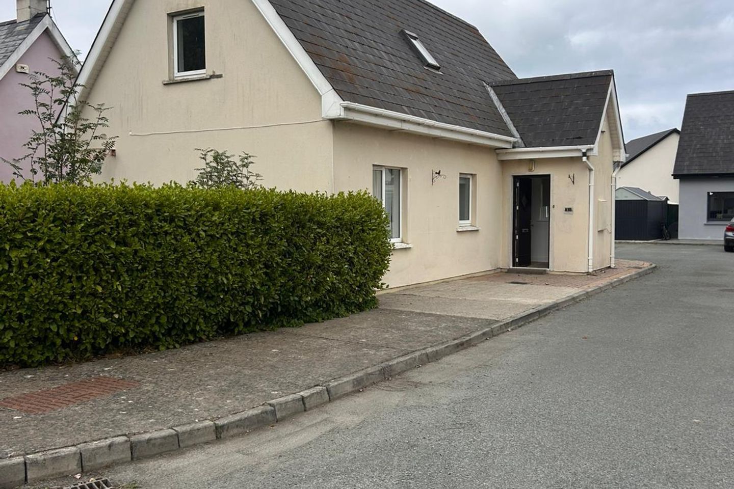 33 The Village Eastham Road, Bettystown, Co. Meath