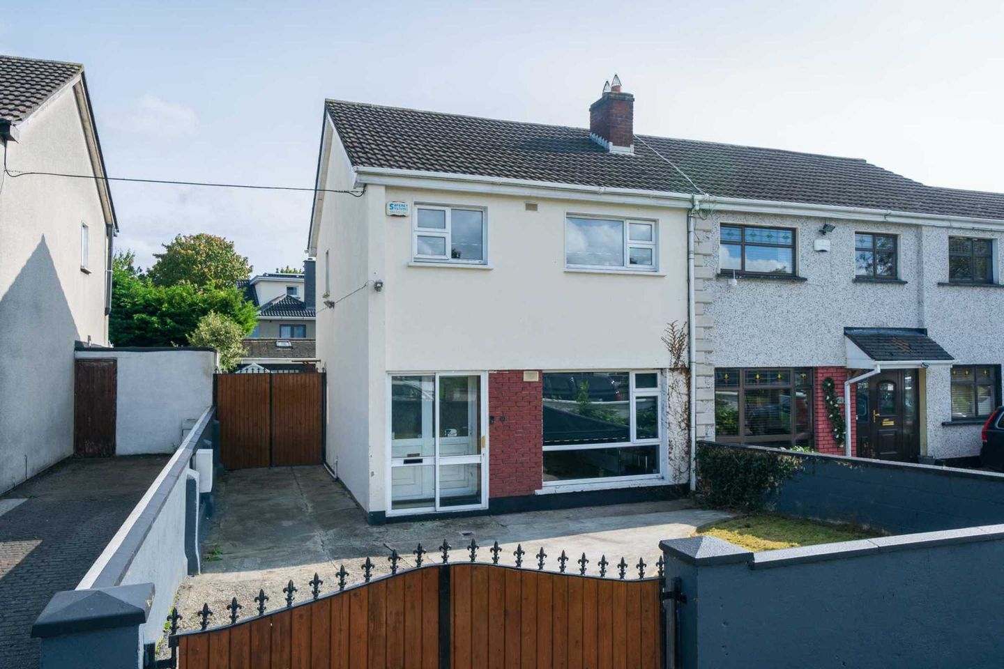 13 Briarwood Lawn, Mulhuddart, Dublin 15, D15T9NX is for sale on Daft.ie