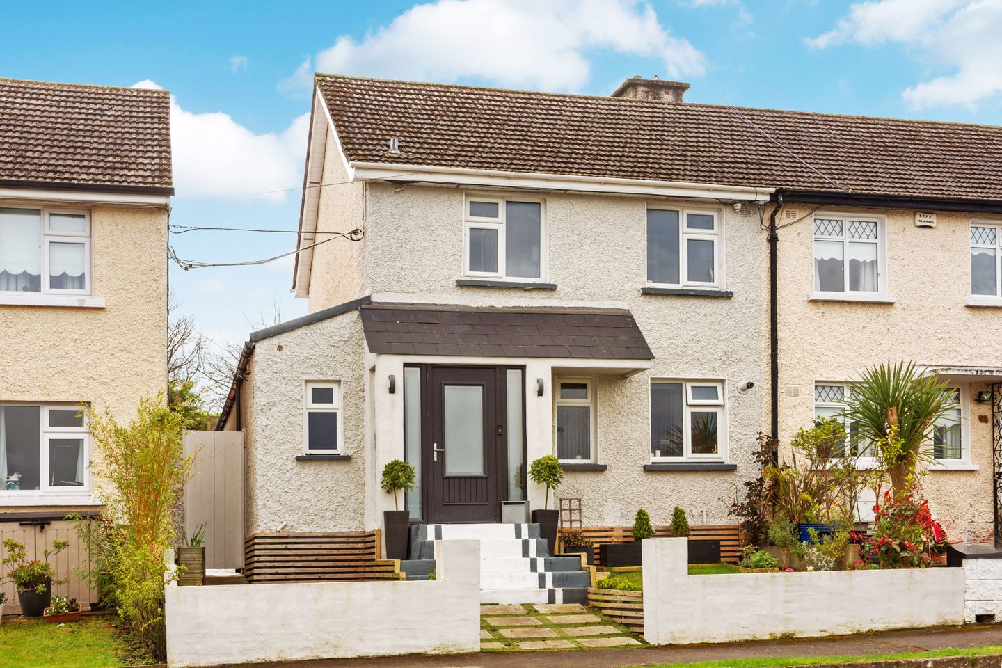 40 Palmer Park, Taylors Lane, Rathfarnham, Dublin 16, D16T188 is for