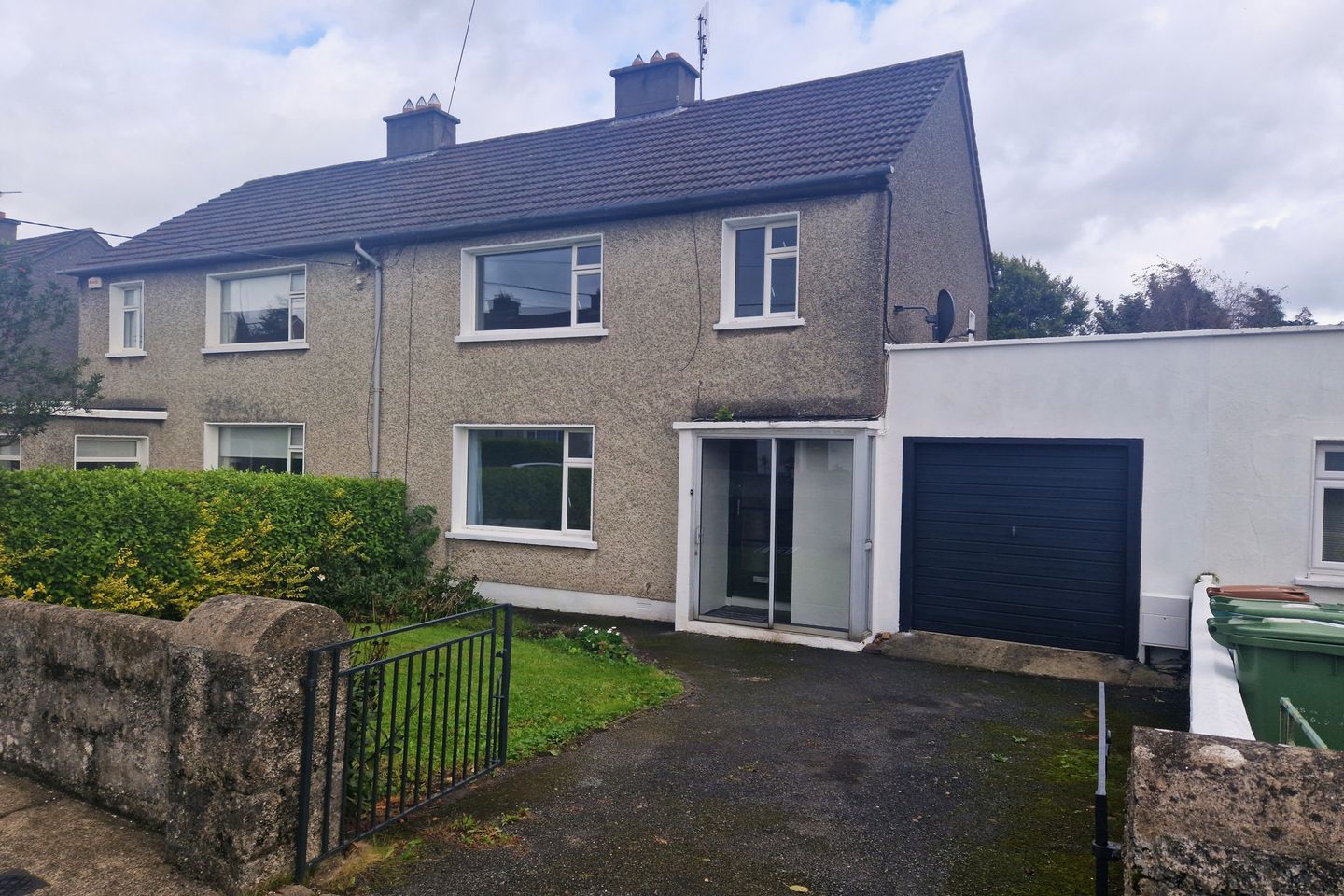 39 Shamrock Hill, Clonmel, Co. Tipperary, E91Y932 is for sale on Daft.ie