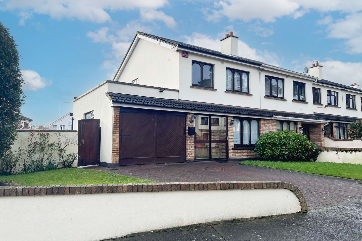 The Lodge, 12 Willbrook Downs, Rathfarnham, Dublin 14, D14T9F7 is for