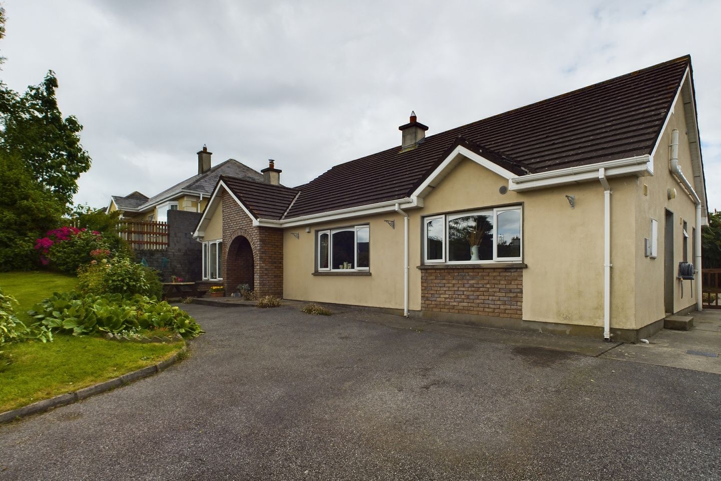 105 Oak Road, The Woodlands, Portlaw, Co. Waterford, X91E5Y8 is for