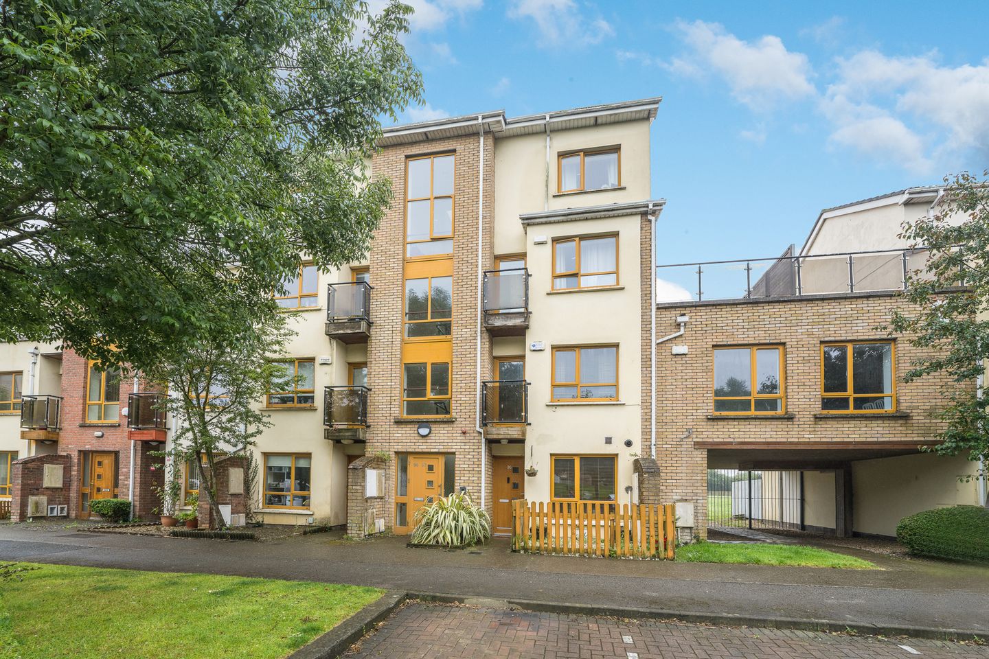 98 Hampton Wood Road, Finglas, Finglas, Dublin 11, D11R528 is for sale