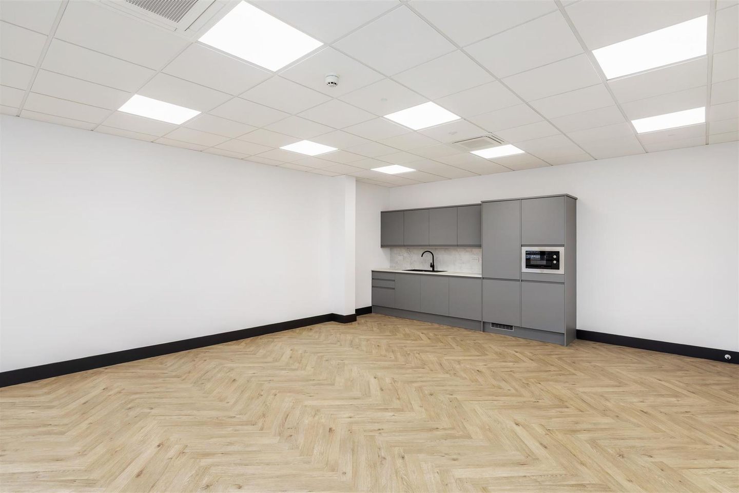 Unit 10, Century Business Park, St Margaret's Road, Finglas, Dublin 11