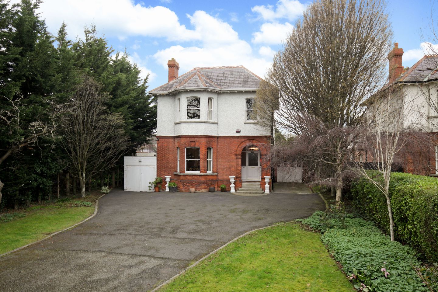 Iona, 130 Howth Road, Clontarf, Dublin 3, D03E3C7