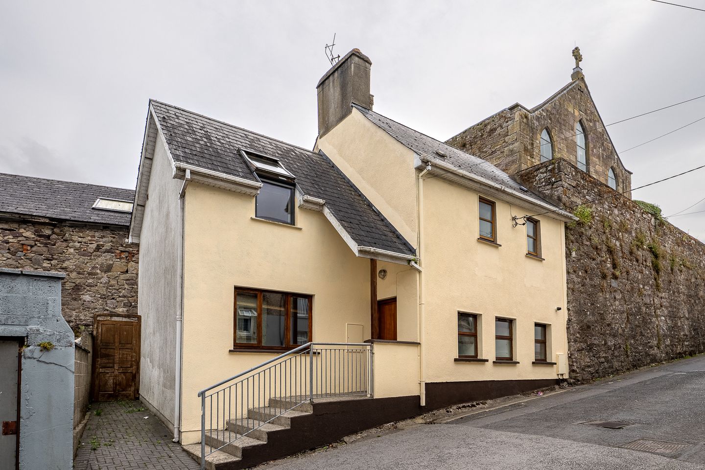 Abbey Hill, Carrickbeg, E32X319