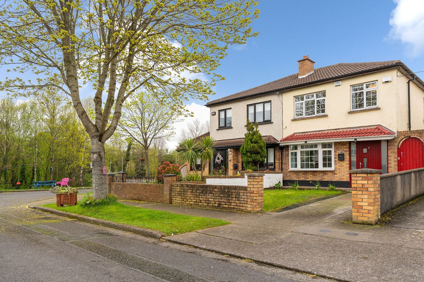 38 Oak Rise, Royal Oak, Santry, Dublin 9, D09X0K6 is for sale on Daft.ie
