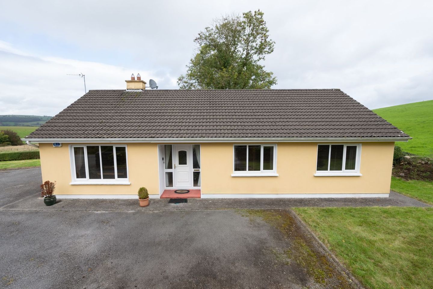 Green Acres, Ballinguilla, Cloughduv, Co. Cork, P14HN50