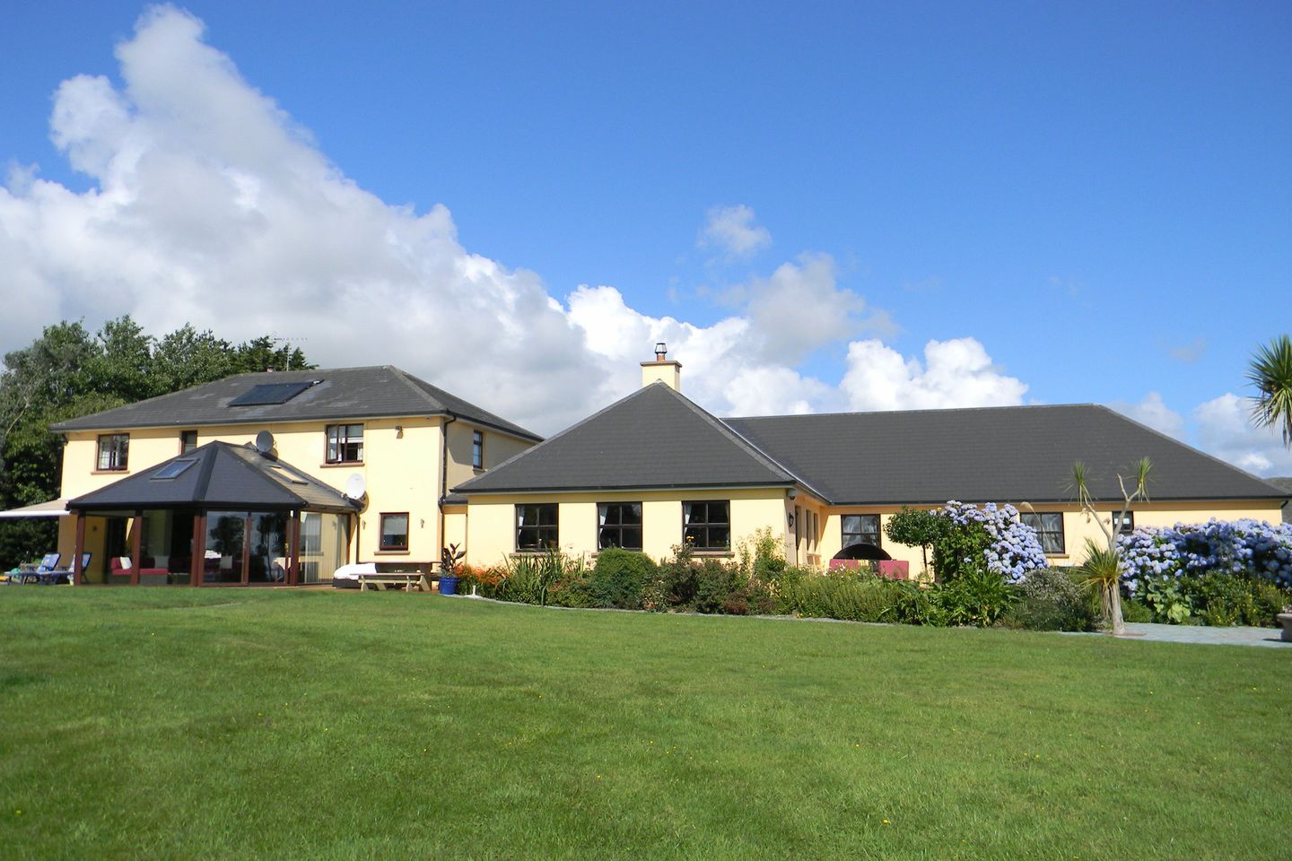 Corthna Lodage Country House, Corthna, Schull, Co. Cork