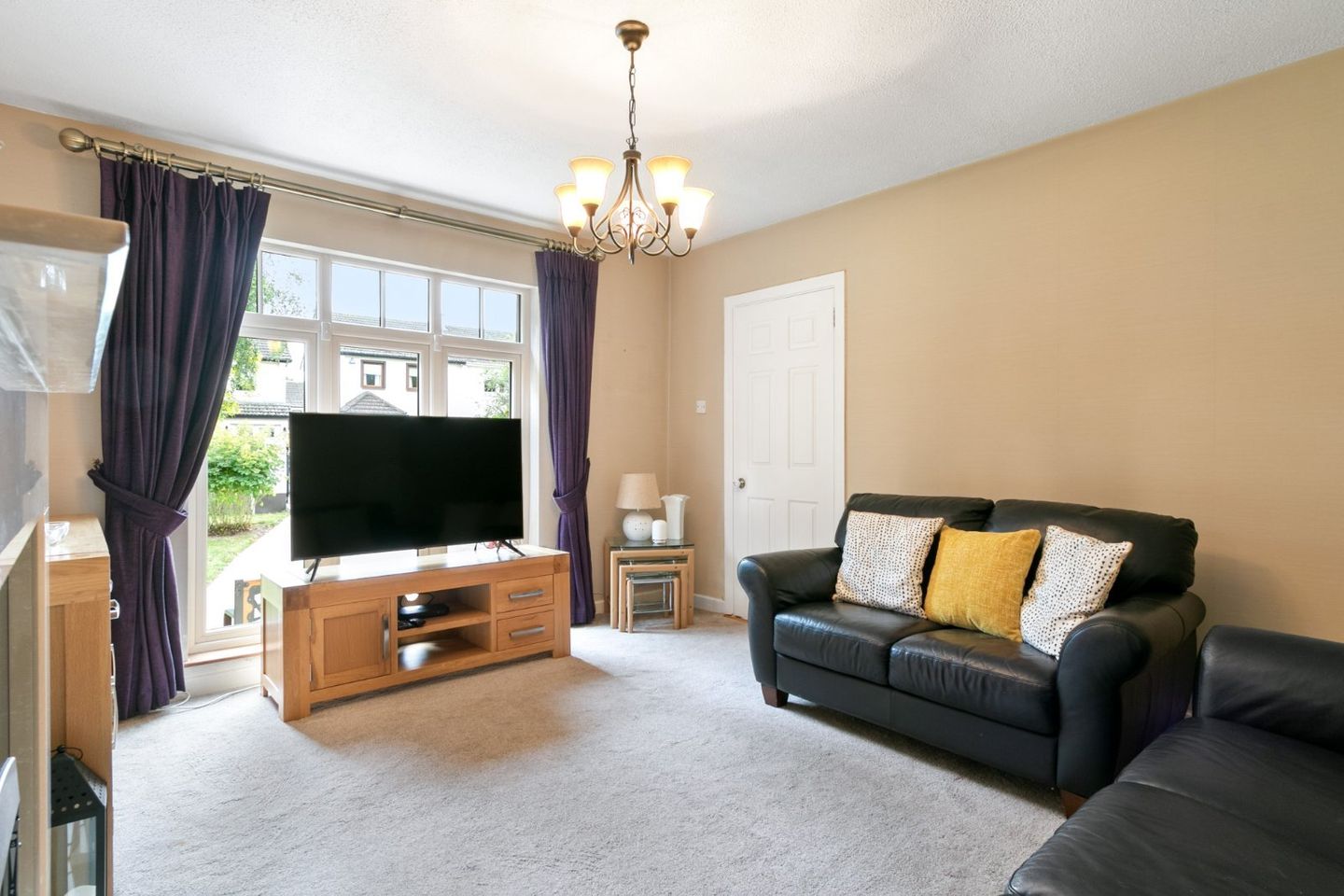 11 Cabinteely Court, Pottery Road - Image 3