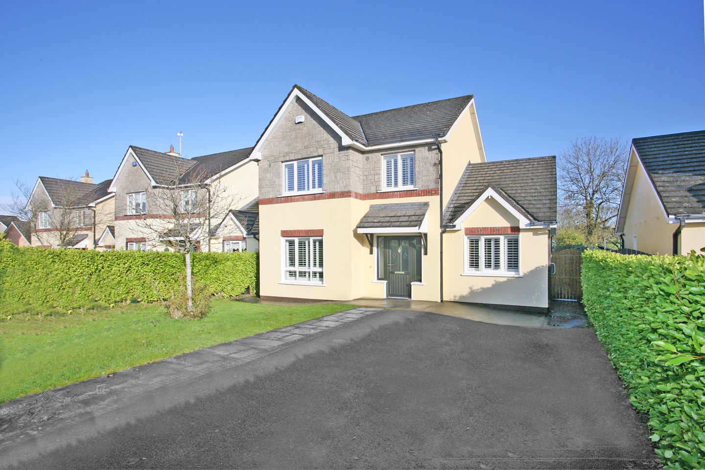 49 Cluain Alainn, Hurler's Cross, Shannon, Co. Clare, V14YH74
