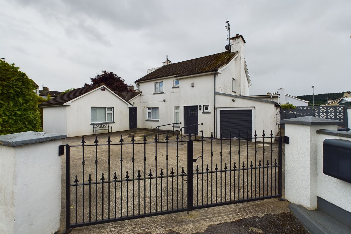 50 Dunbane, CarrickonSuir, Co. Tipperary, E32NH02 is for sale on Daft.ie