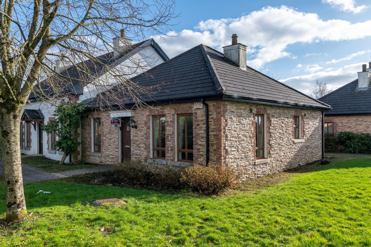 39 Thomond Lodge, Ballymahon, Co. Longford, N39V086 is for sale on Daft.ie
