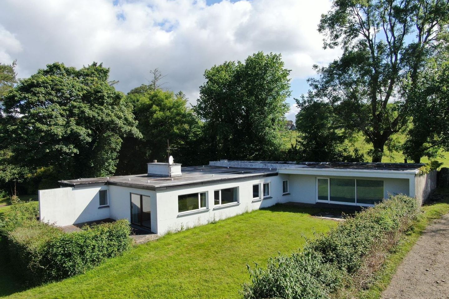 Hillock House, Gortaree, Aghadoe, Killarney Co. Kerry, V93F6F5 is for