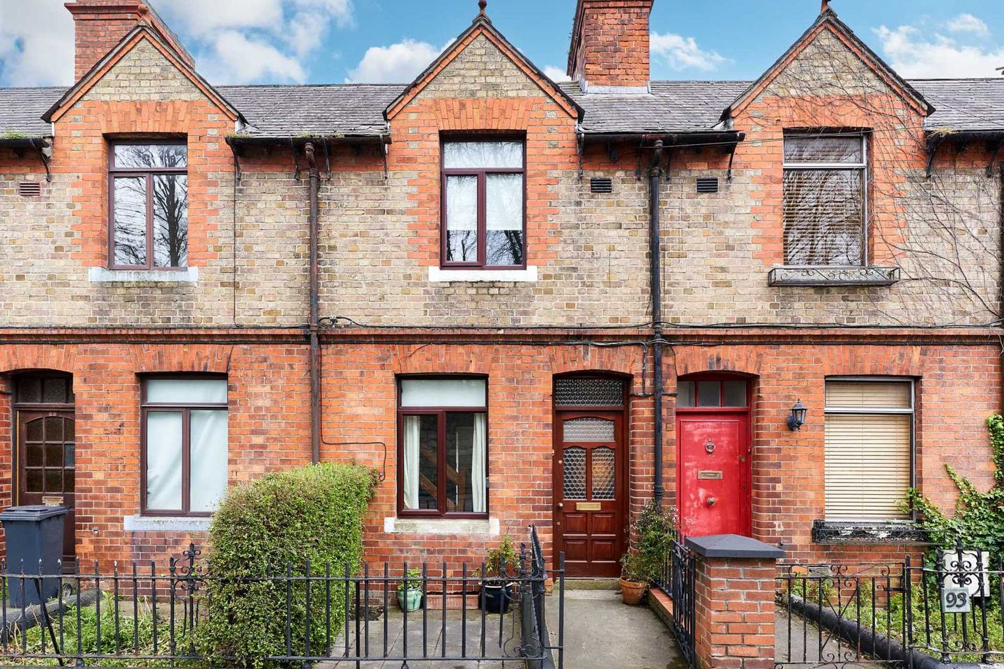 91 Clonskeagh Road, Clonskeagh, Ranelagh, Dublin 6, D06C8X6 is for sale