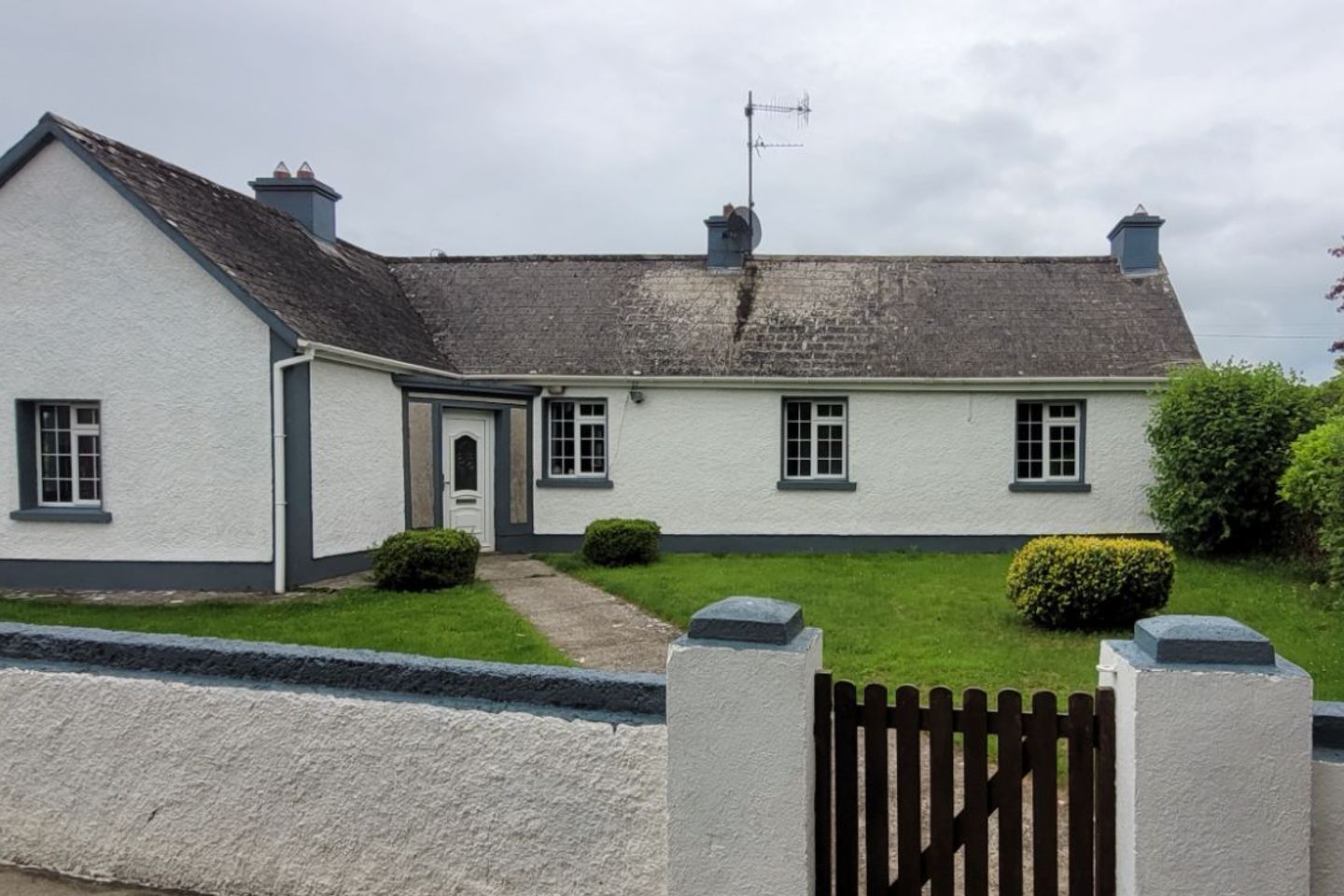 Derreen, Ballyforan, Ballinasloe, Co. Galway, H53C3W8
