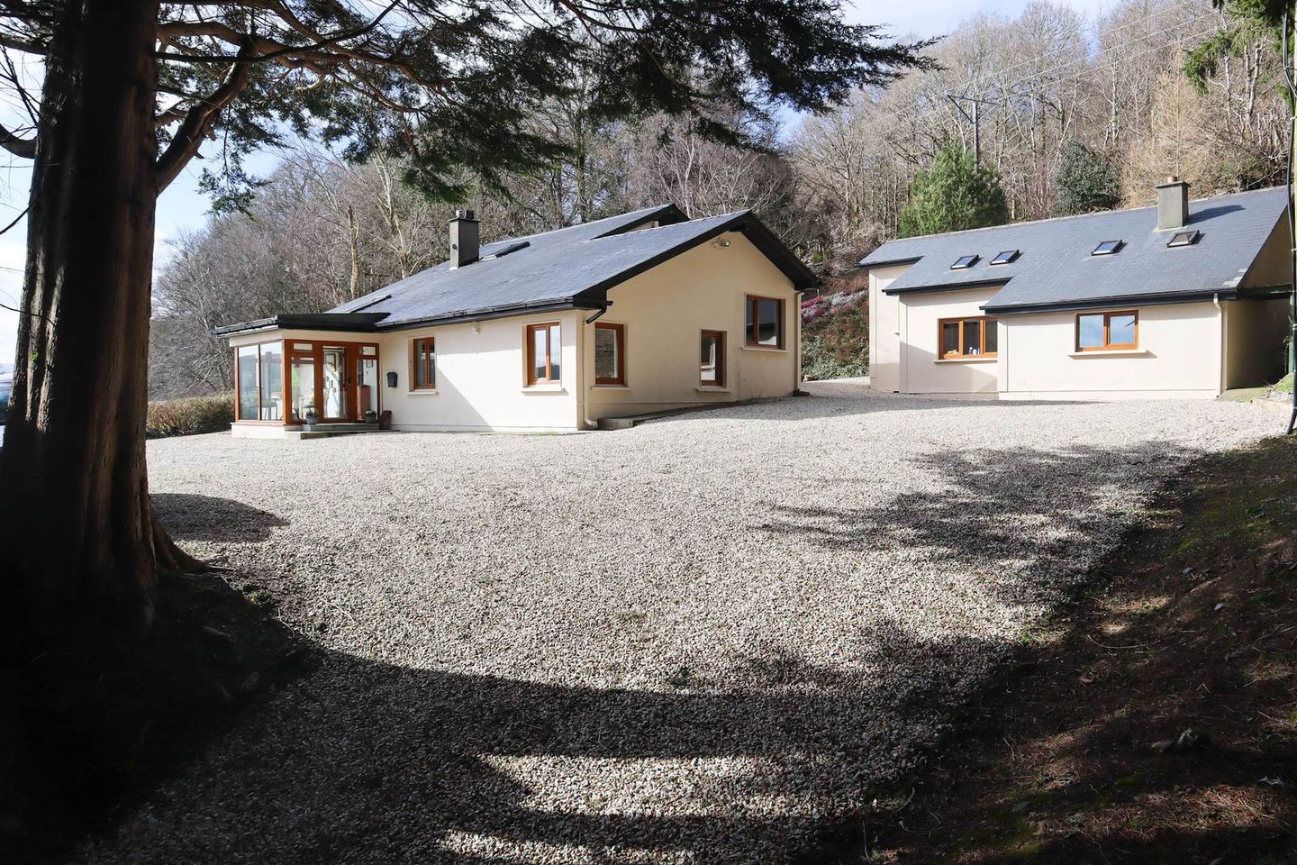 Teach Thall (plus detached 2nd building), Tomriland, Roundwood, Co. Wicklow, A98N727