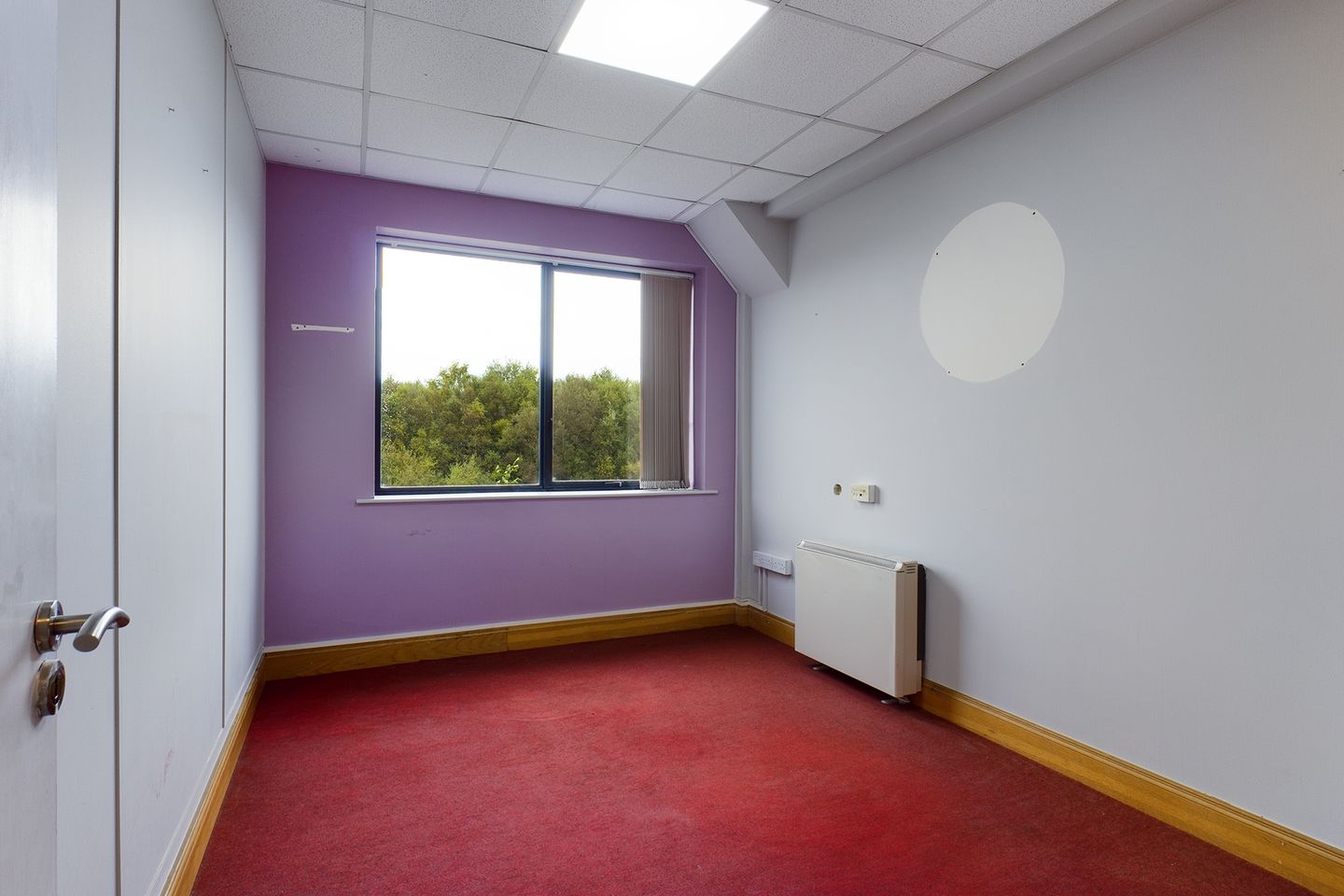 Commercial property for rent in Unit 8, Liosbaun Industrial Estate