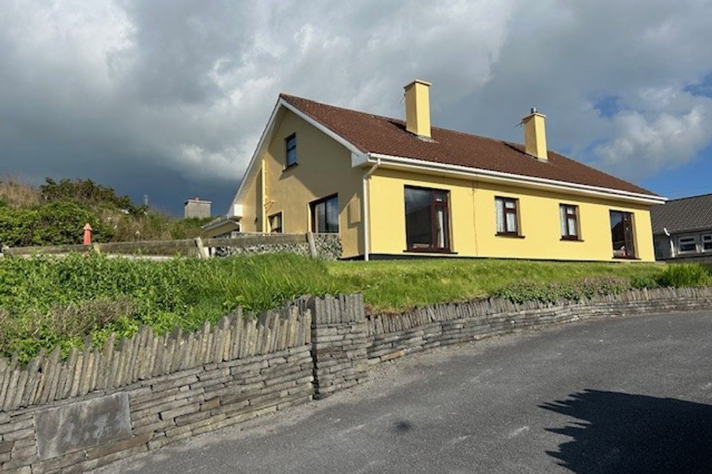 11 Sandhill Lodge, Lahinch, Co. Clare, V95A710 is for sale on Daft.ie
