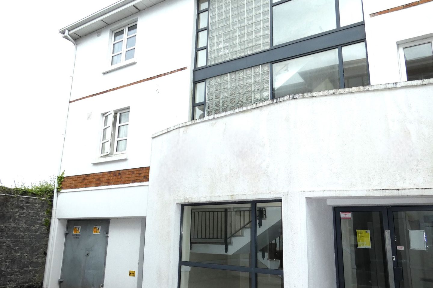 Apartment 17, Bank Place Apartments, Ennis, Co. Clare, V95HD96 is for