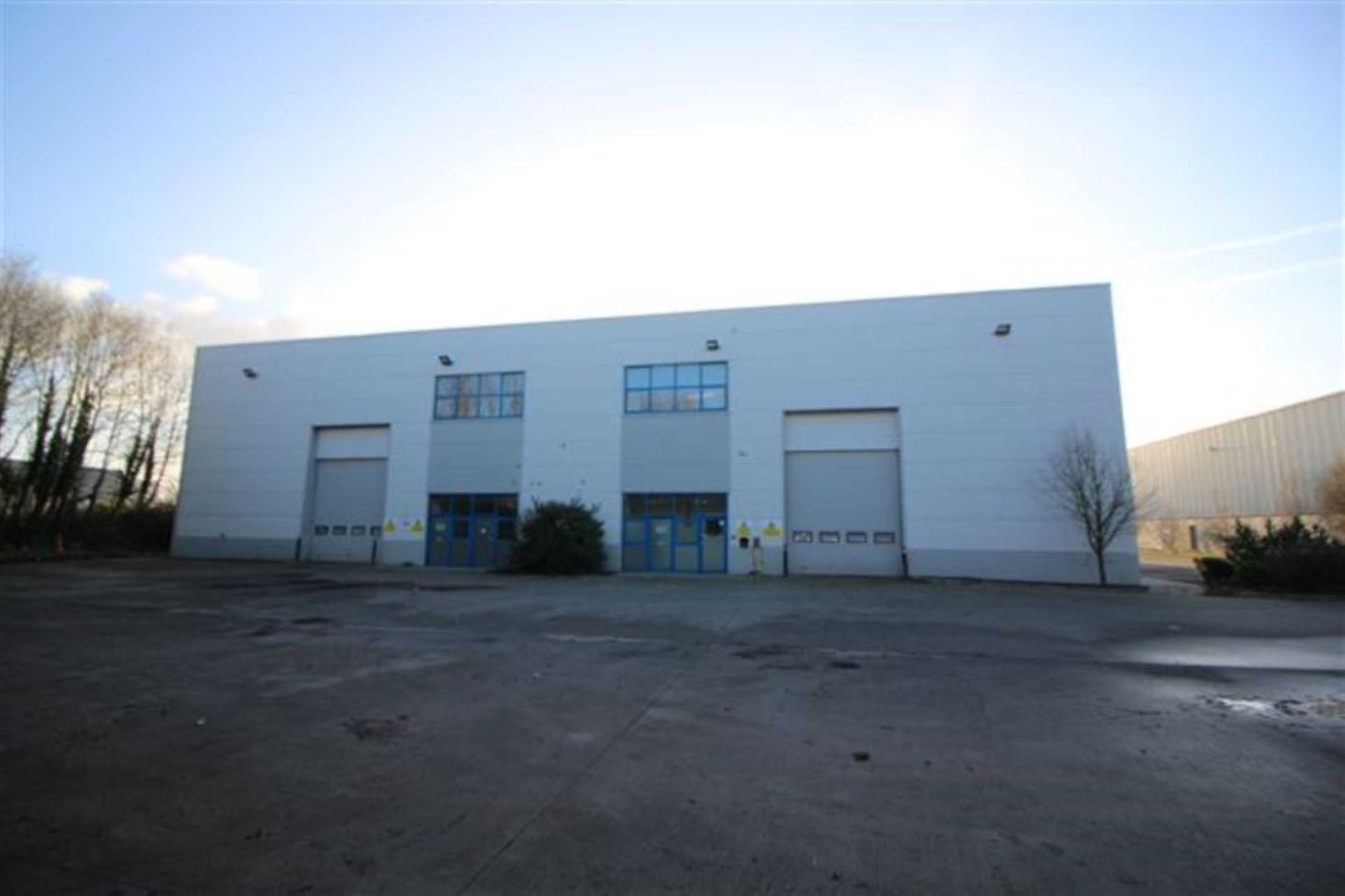 9/10 Beechpark Logistic Centre. Smithstown Business Park, Shannon, Co. Clare