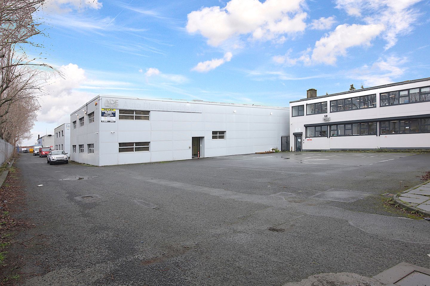Commercial property for rent in A7 Dartmouth House, Dartmouth