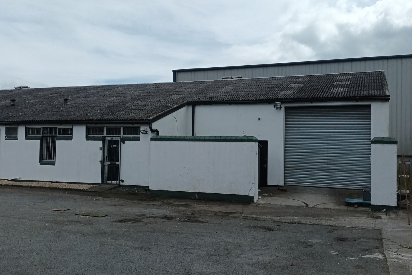 Commercial property for rent in Croghan Industrial Estate, Emoclew Road