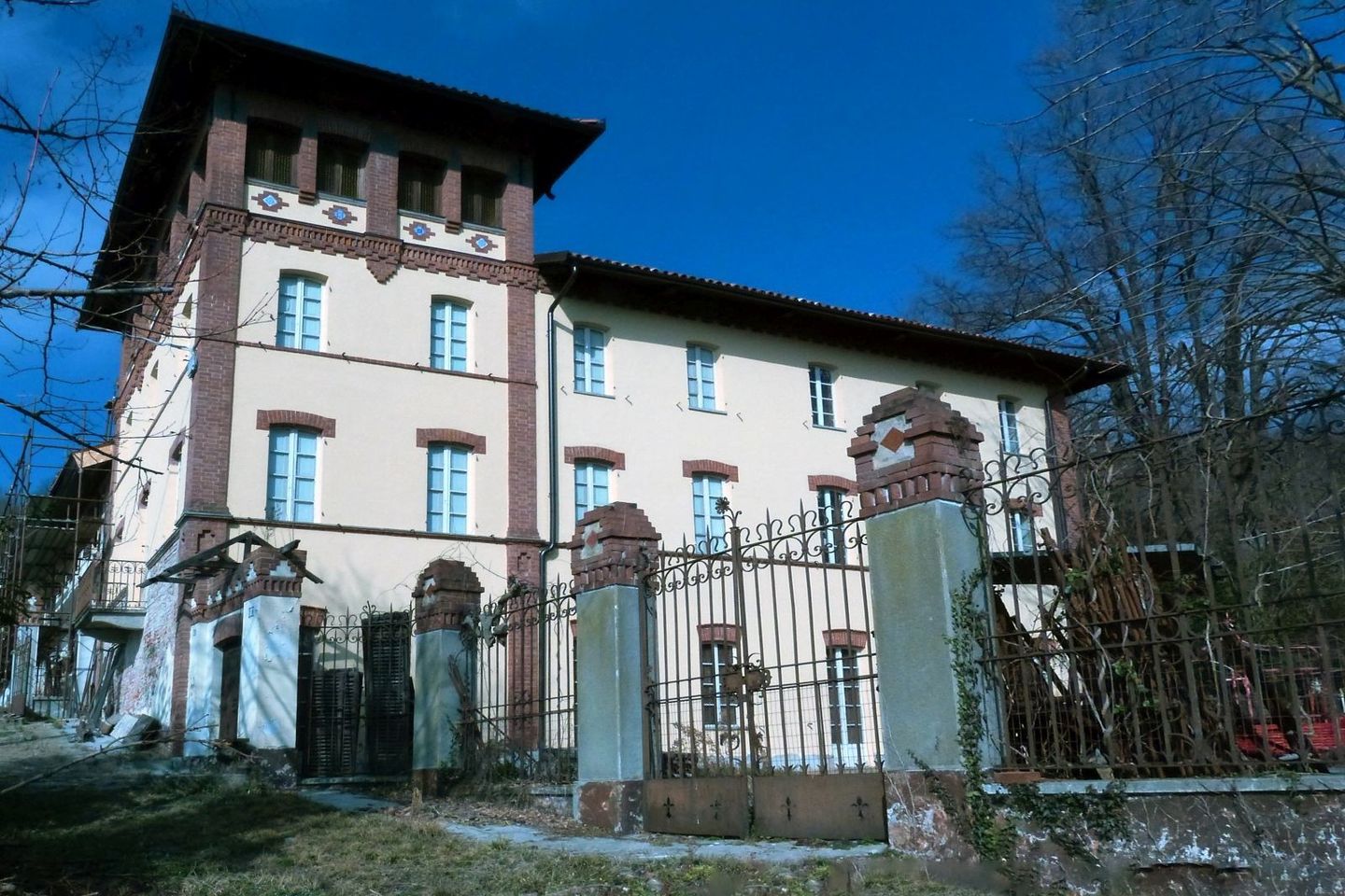 Excellent 12 Bed Villa For Sale In Rivalba Turin Italy, Candia Canavese