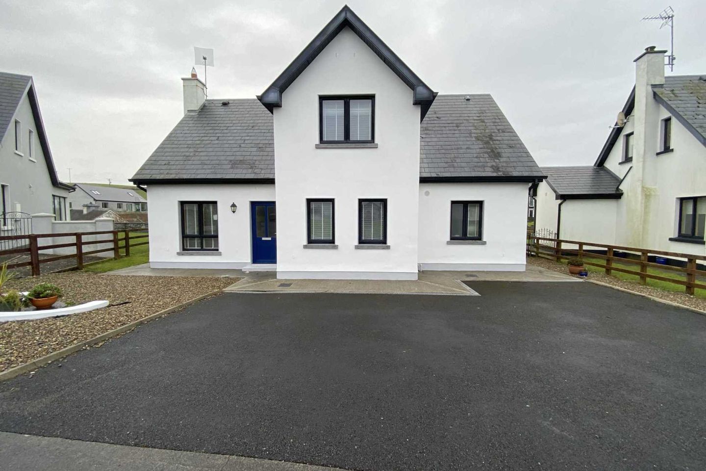10 Cregg Ard, Lahinch, Co. Clare, V95F6V0 is for sale on Daft.ie