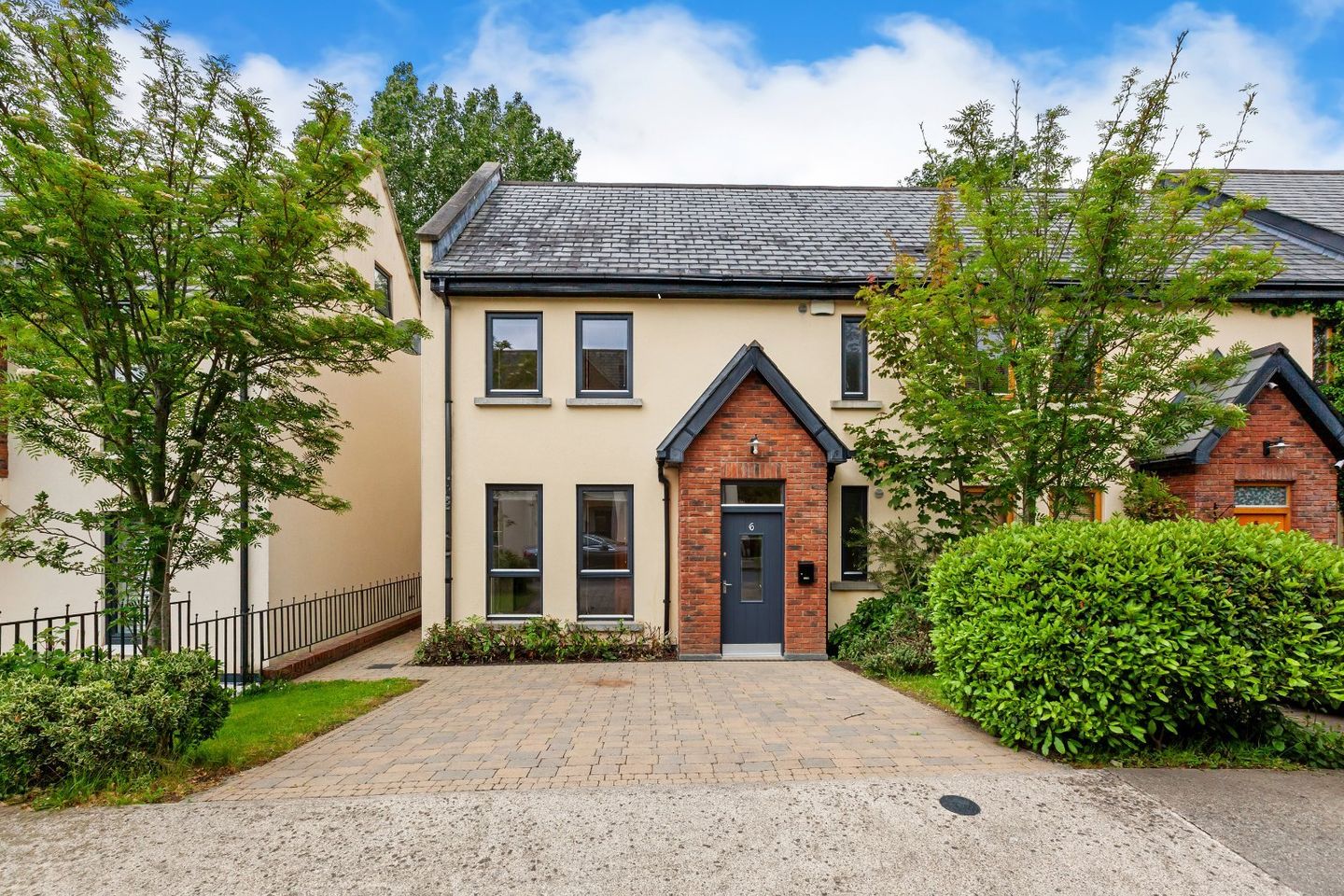6 Redwood, Hollystown, Dublin 15, D15PT44 is for sale on Daft.ie
