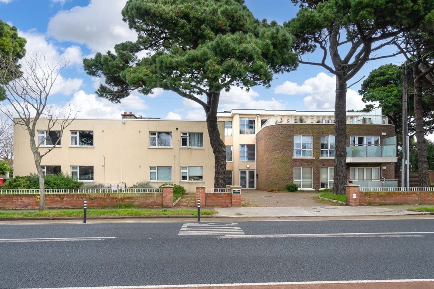 Apartment 4, Warrencourt, Baldoyle, Dublin 13, D13YX28 is for sale on