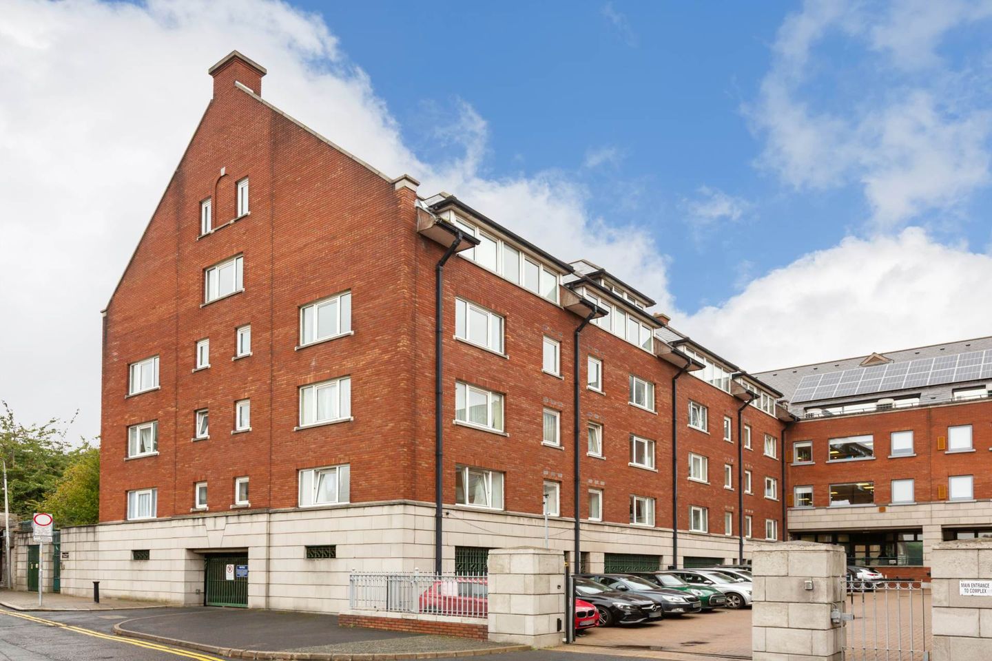 Apt. 22 Dean`s Court, Christchurch Square, Back Lane, Christchurch, Dublin 8, D08C863