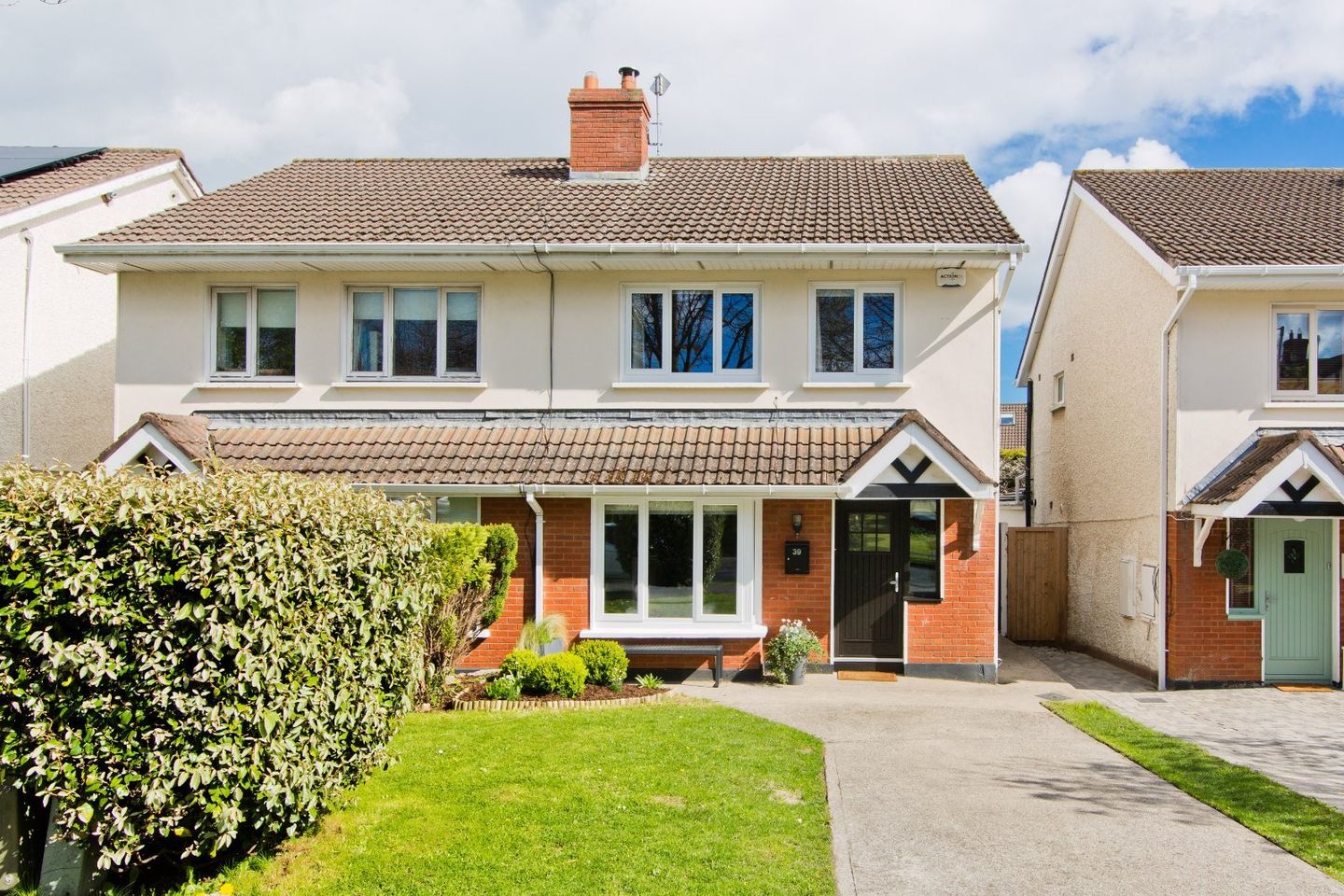 39 Glencairn Walk, The Gallops, Leopardstown, Dublin 18, D18X2T4 is for
