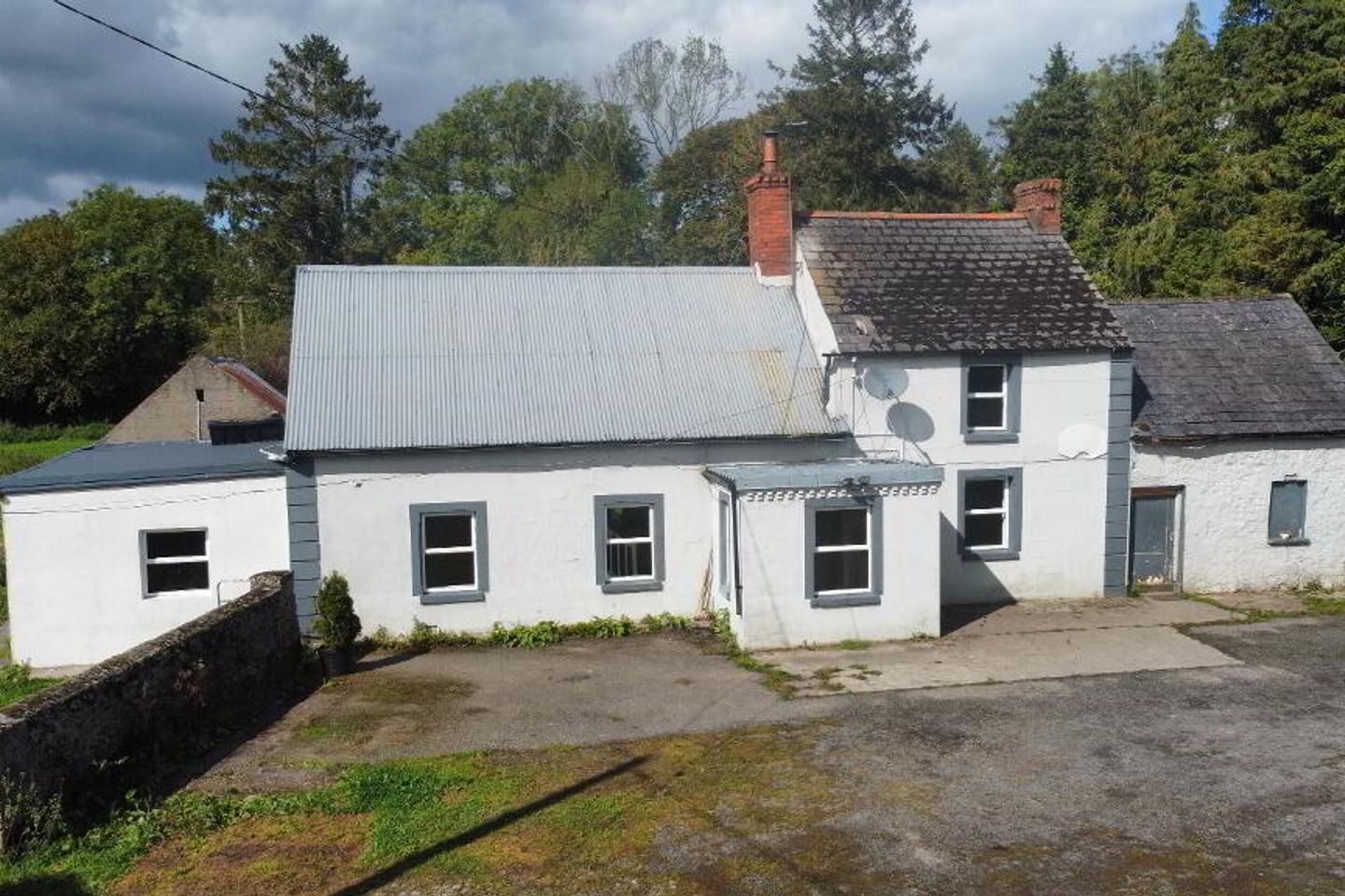 Ballykeeffe Castle, Cuffesgrange, Co. Kilkenny, R95Y893 is for sale on