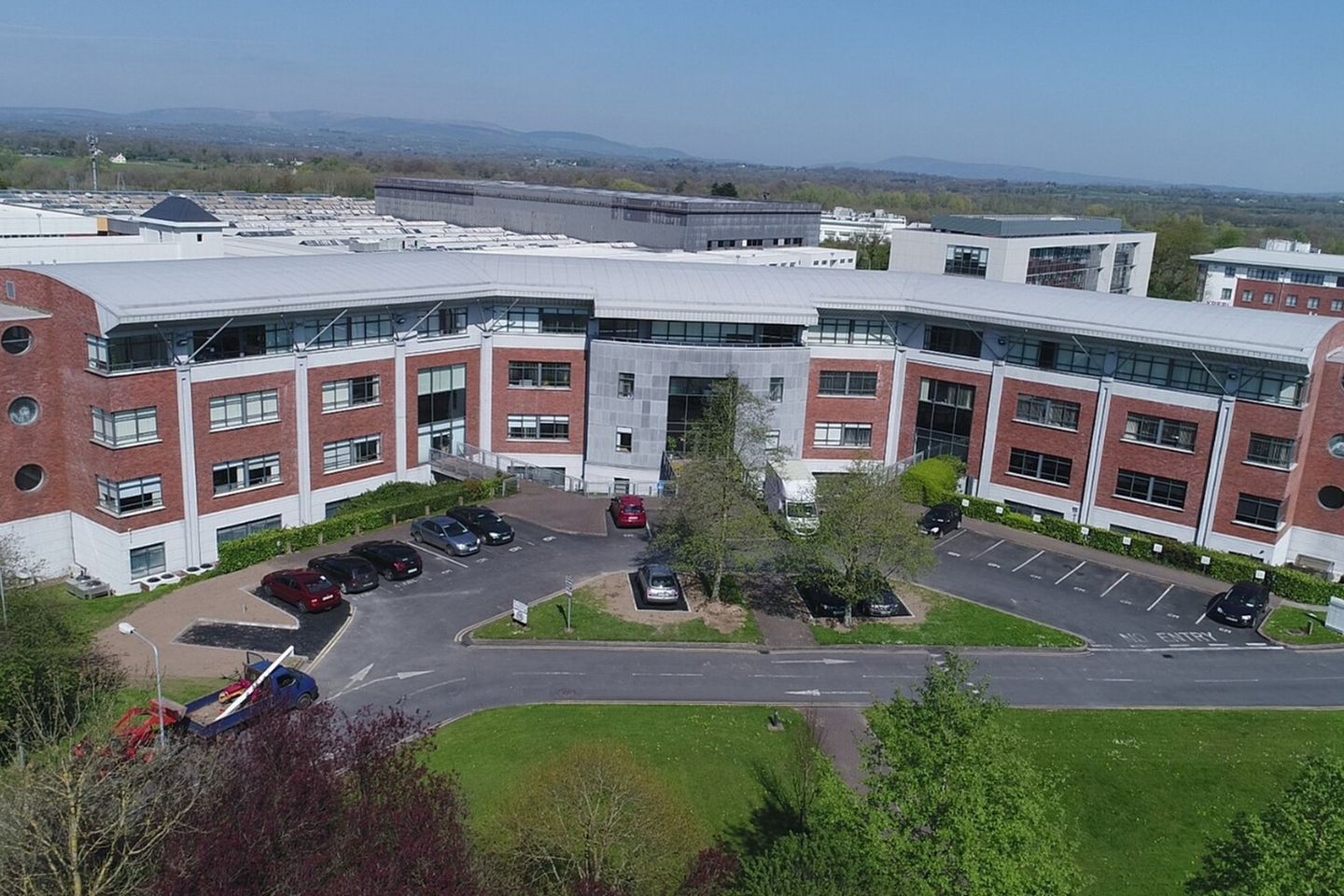 Commercial property for rent in Hamilton House, Plassey Business Park