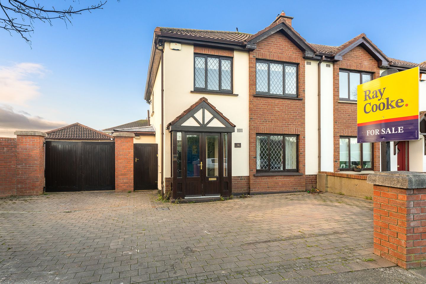 16 Castlefield Green (Plus Detached Studio), Knocklyon, D16 C9N1