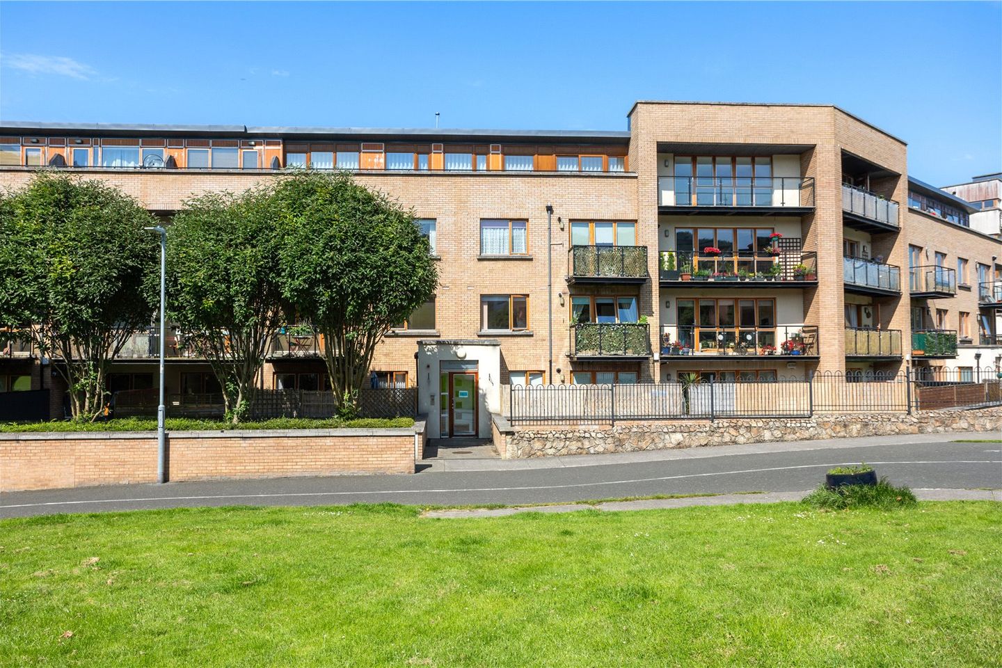 24 Belarmine Hall, Stepaside, Dublin 18, D18F9KE