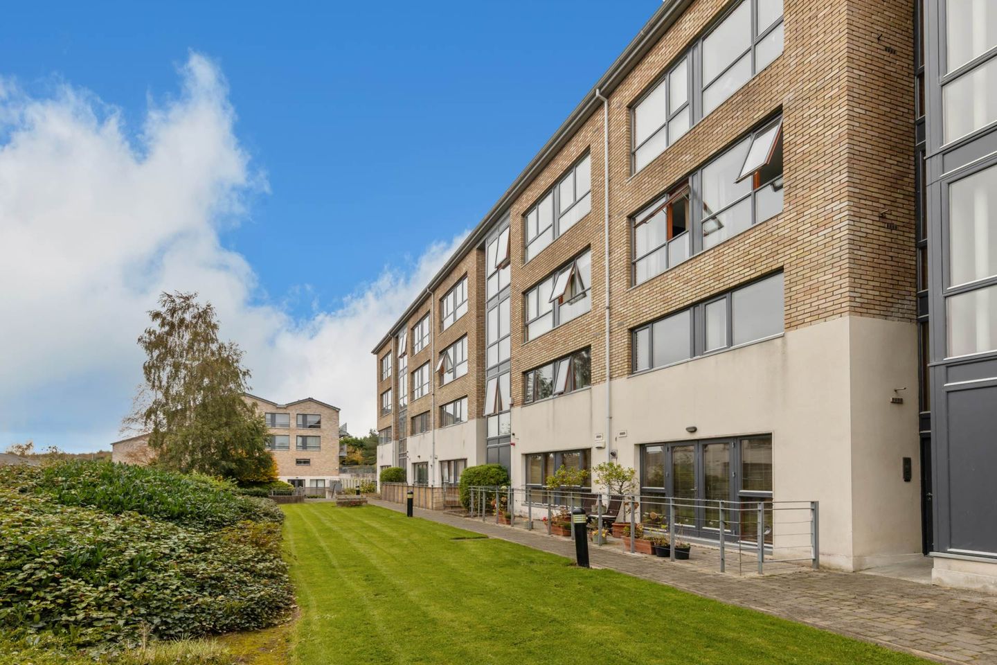 Apt 3  Corrig Hall, Ticknock Hill, Sandyford, Dublin 18, D18DR53