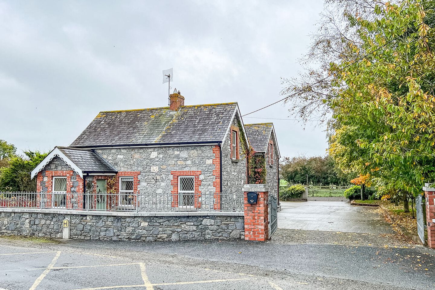 Stone Lodge, Monabricka, Freshford, Co. Kilkenny, R95W8K7