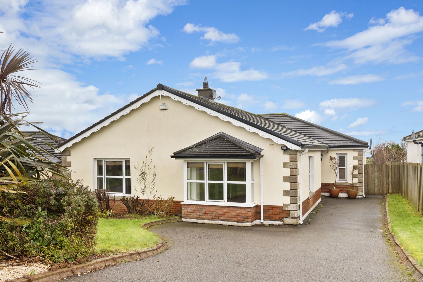 12 Seacliff, A67XE65 is for sale on Daft.ie