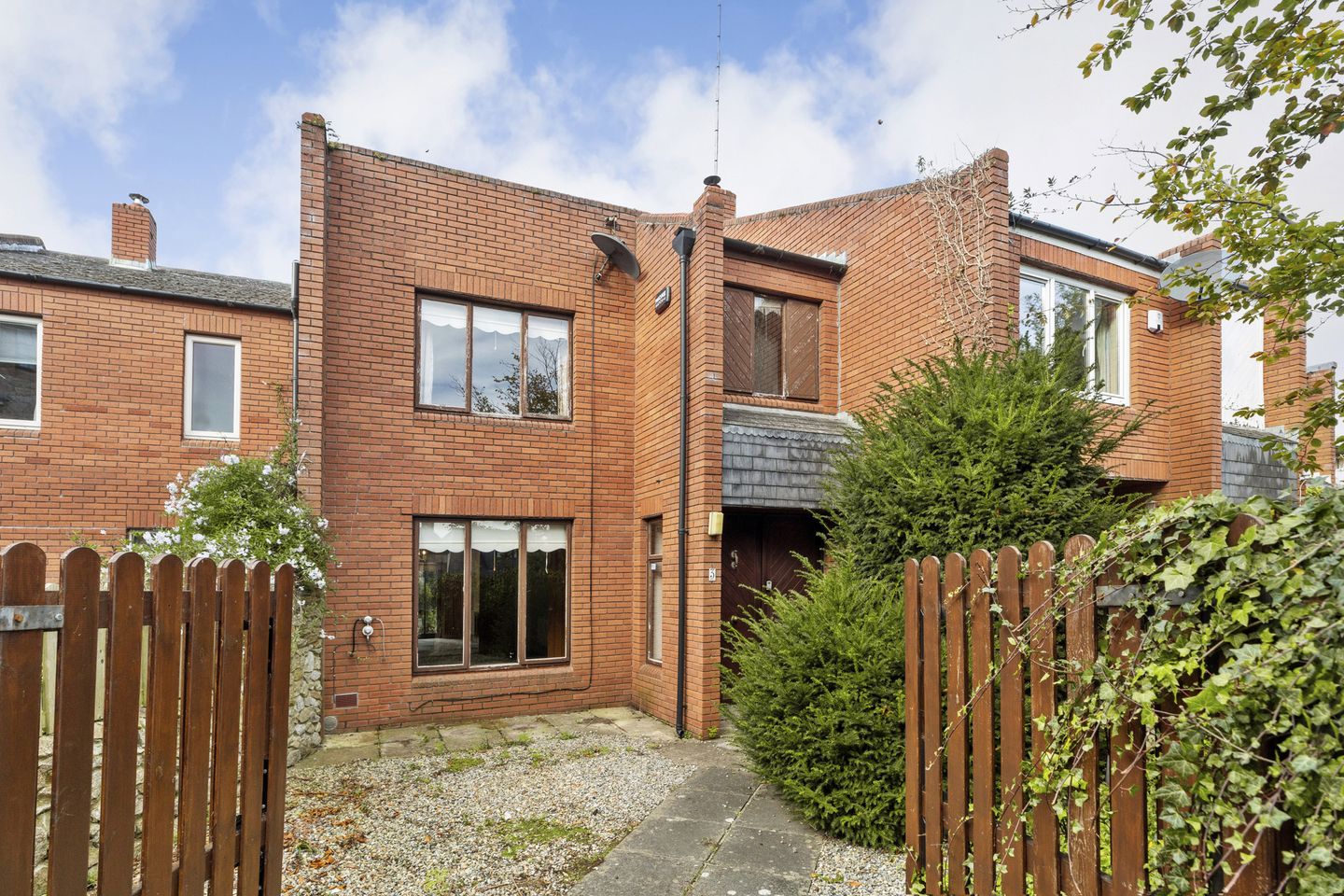 3 Knapton Court, York Road, A96YY05 is for sale on Daft.ie
