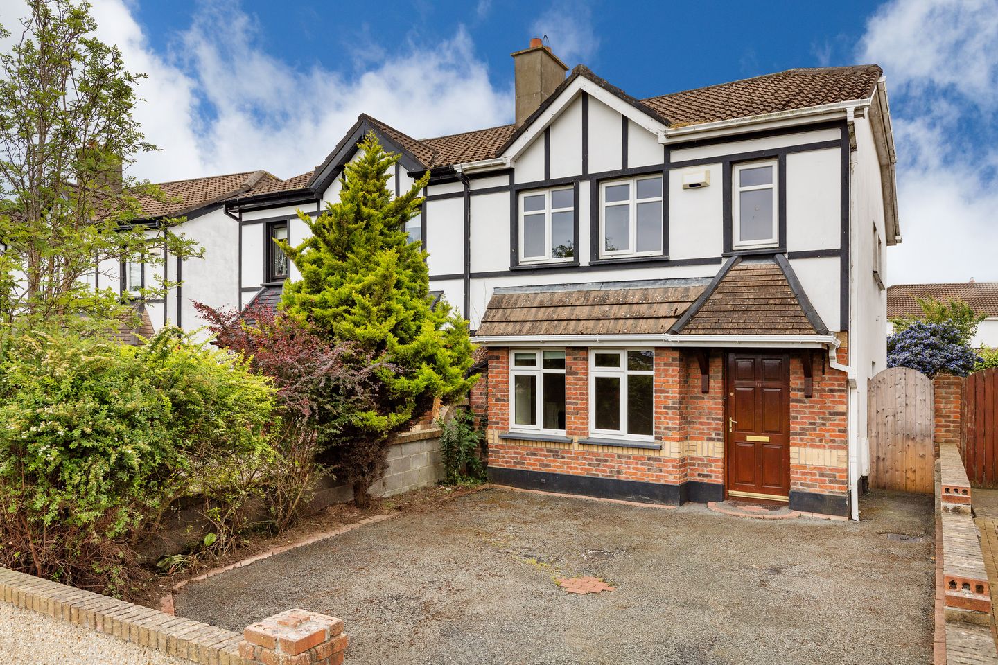 10 Temple View Park, Clarehall, Clarehall, Dublin 13, D13T3Y8 is for