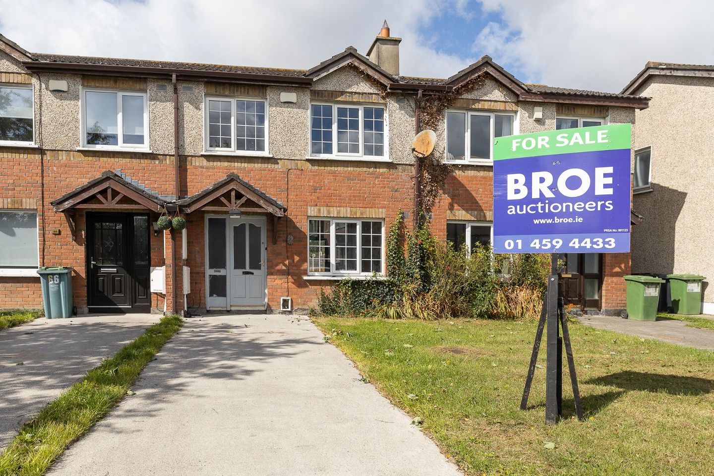 64 Castlegrange Green, Clondalkin, Dublin 22, D22TW86 is for sale on