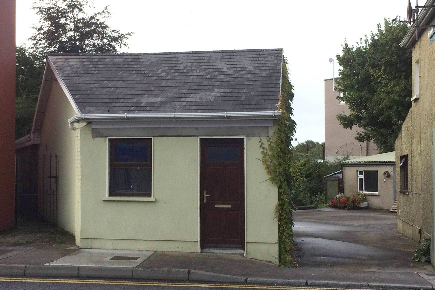 Commercial property for rent in Carmody Street, Ennis, Co. Clare