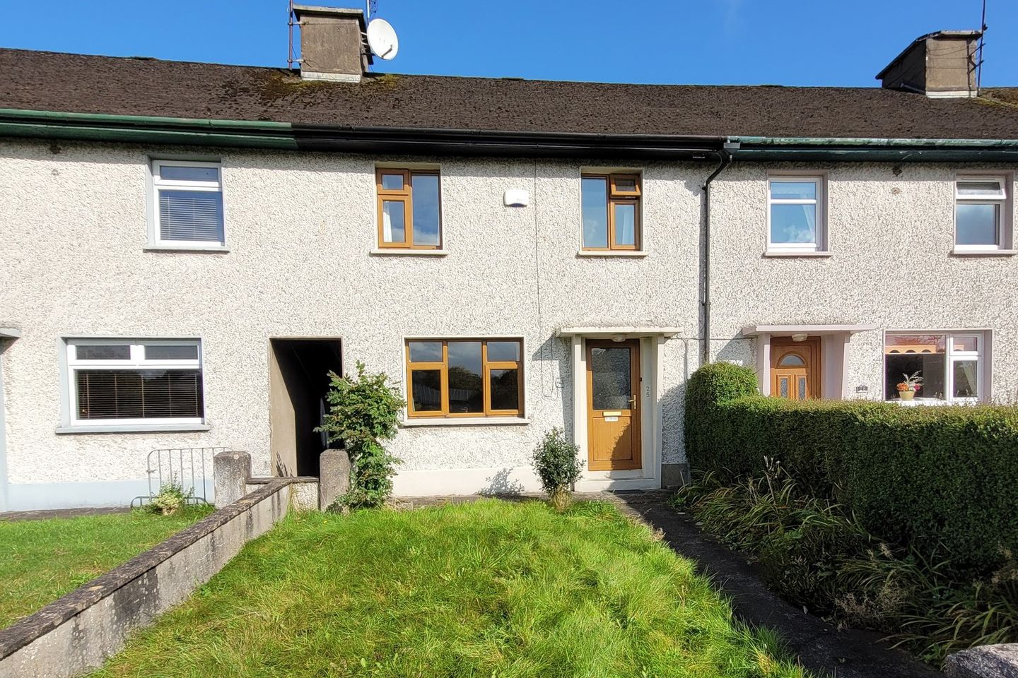 25 Saint Mary's Crescent, Westport, Co. Mayo, F28Y750 is for sale on