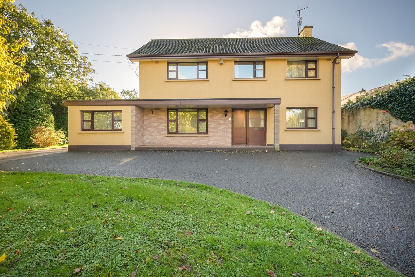 Clonbar House, Curraheen Road, Co. Cork, T12Y6PW is for